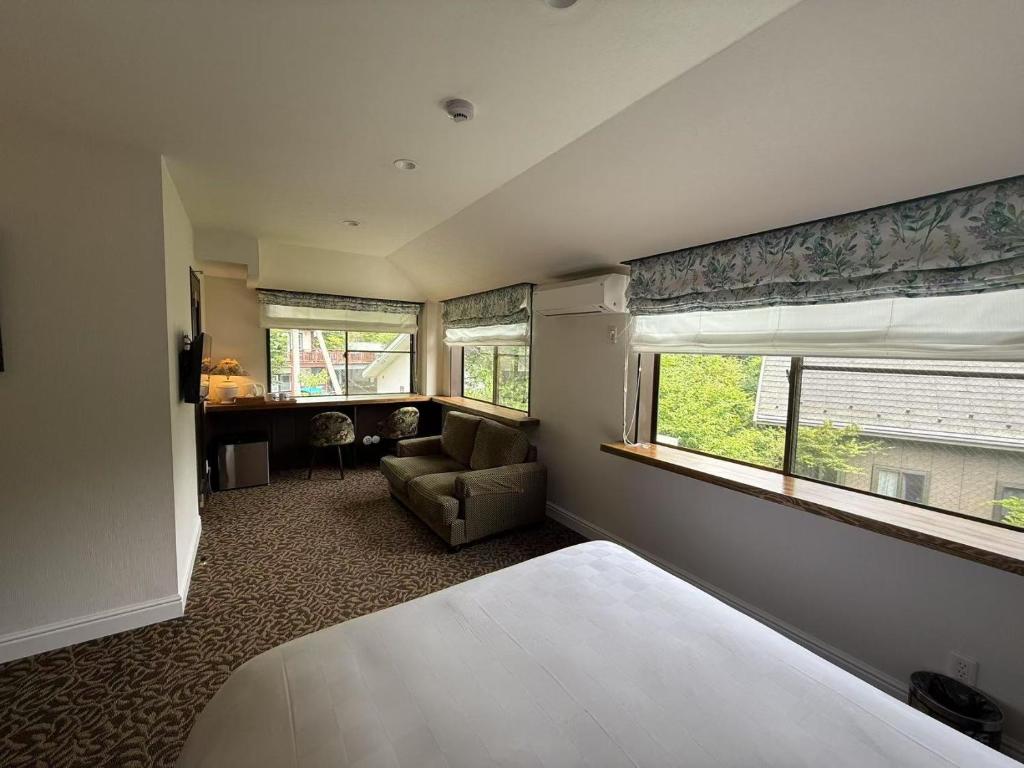 Deluxe Double Room - Photo 8